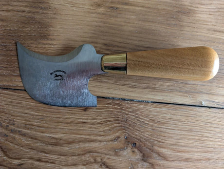 Cornette à couper échancrée manche bois - Fourniture maroquinerie cuir