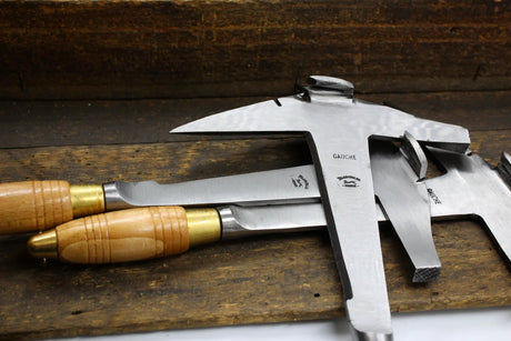 Marteau couvreur droitier manche bois - Fourniture maroquinerie cuir